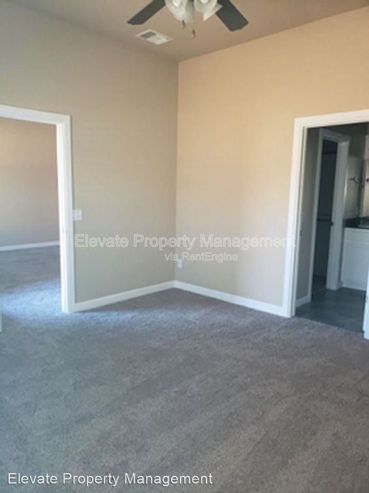 2214 Kintyre Rd - Photo 6 of 18