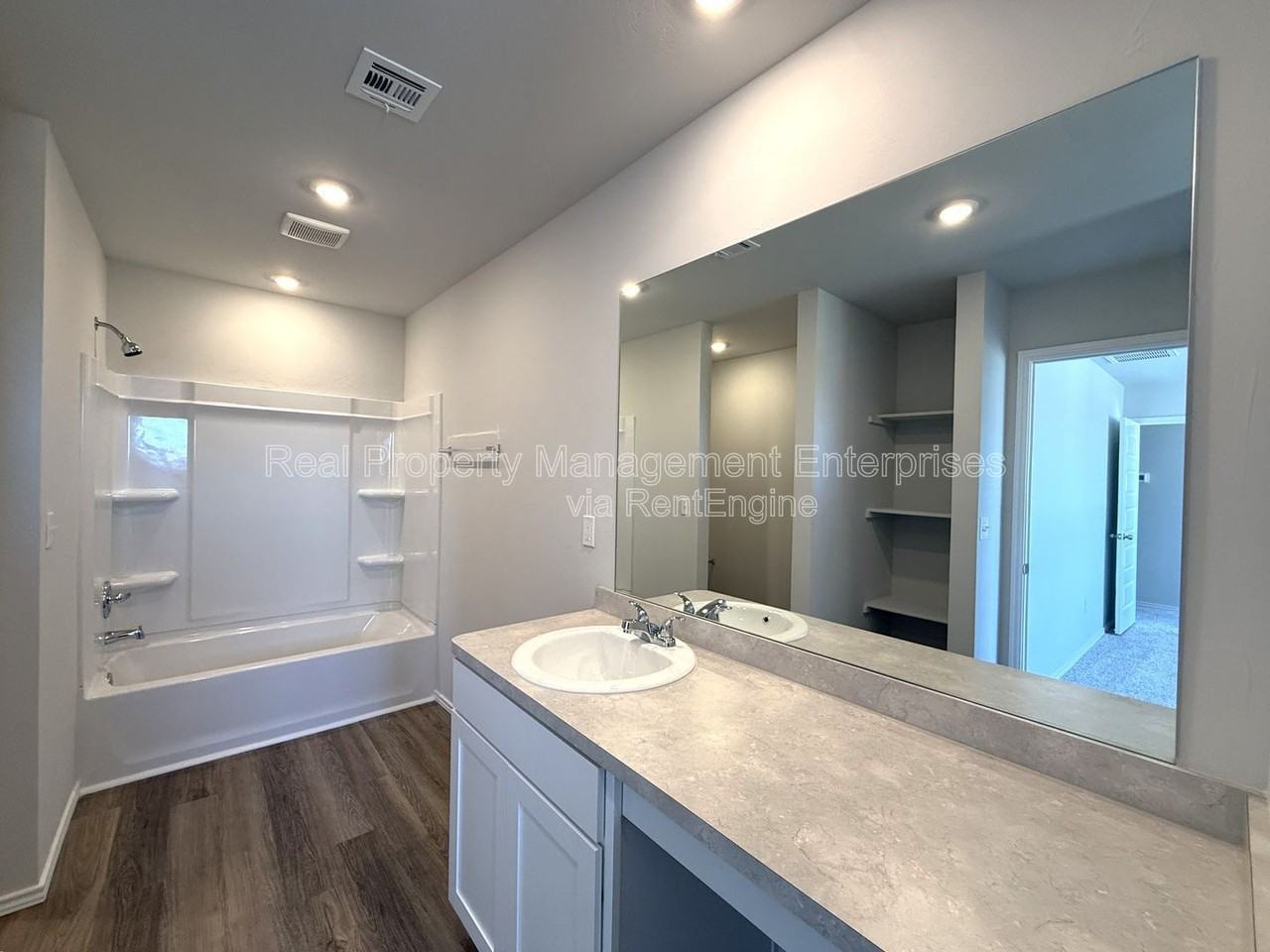 9521 Stallion Dr - Photo 7 of 16