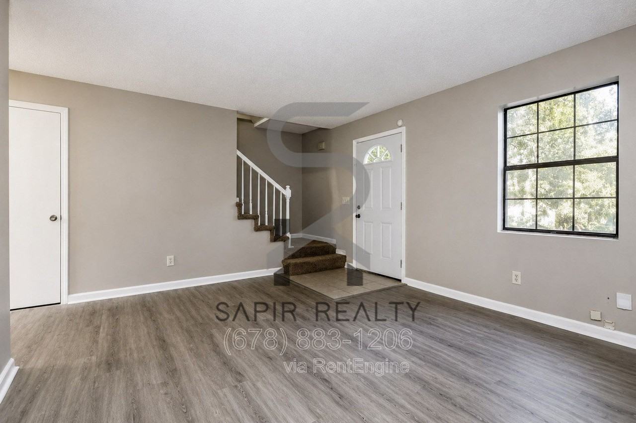 2719 Greystone Ct - Photo 3 of 15