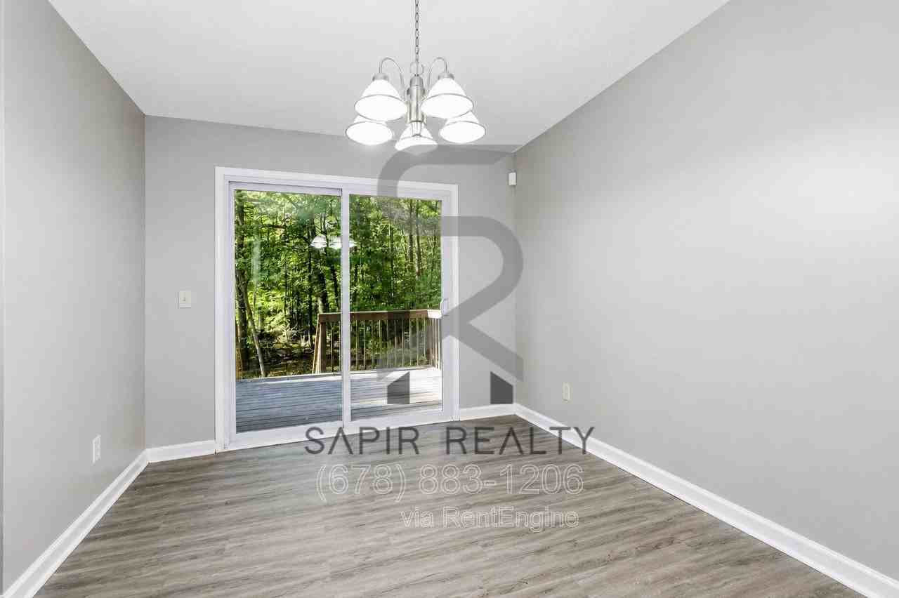 2719 Greystone Ct - Photo 4 of 15