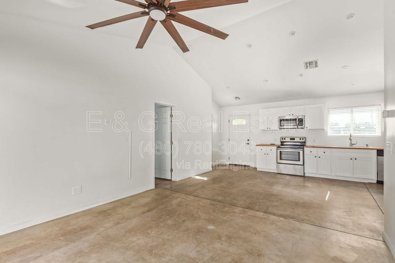 505 N 16th Ave - Photo 3 of 13