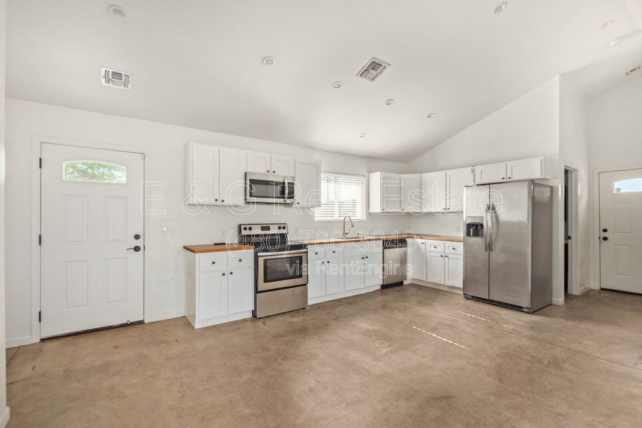 505 N 16th Ave - Photo 4 of 13