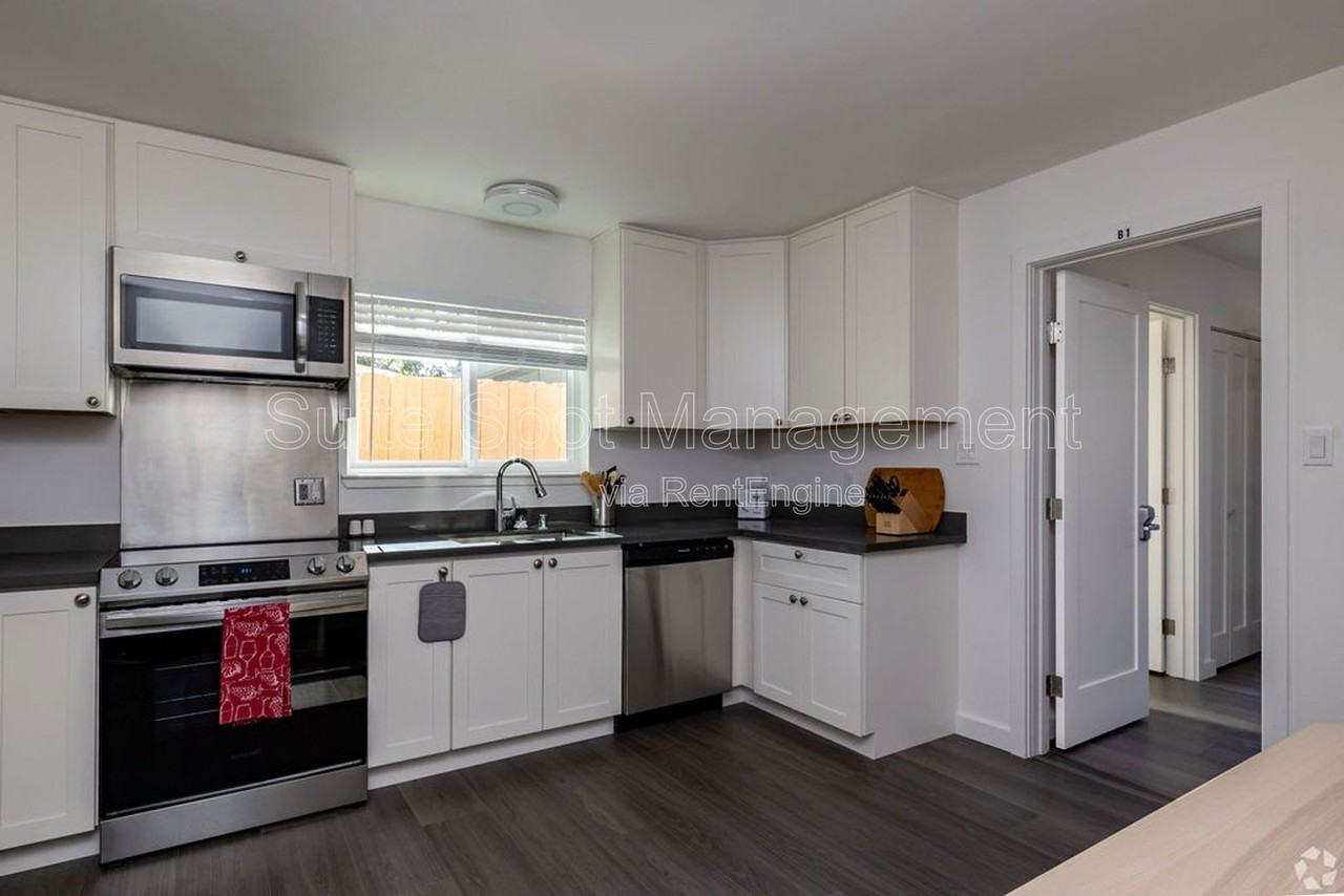 209 Madison Ave #B3 - Photo 4 of 9