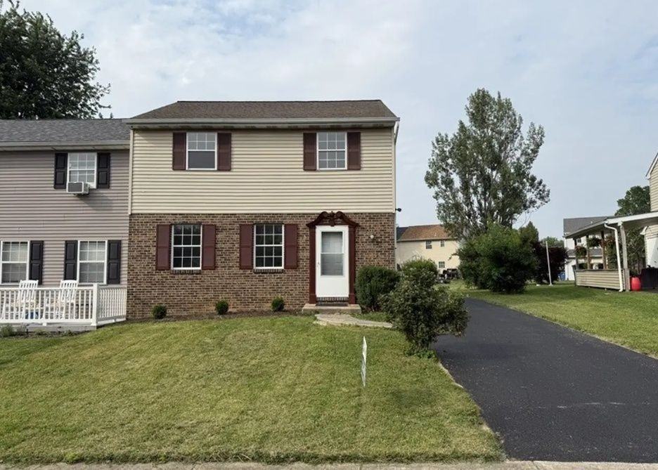 447 Garland Cir - Photo 2 of 22