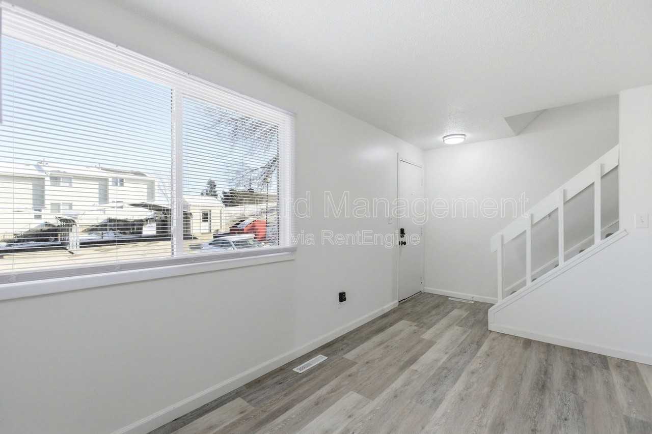 1902 S Cleveland Ave - Photo 3 of 27