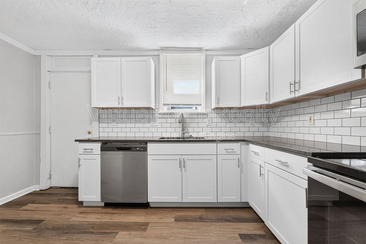 329 S Wayne Ave - Photo 2 of 19