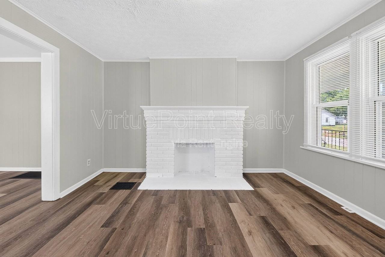 329 S Wayne Ave - Photo 4 of 19