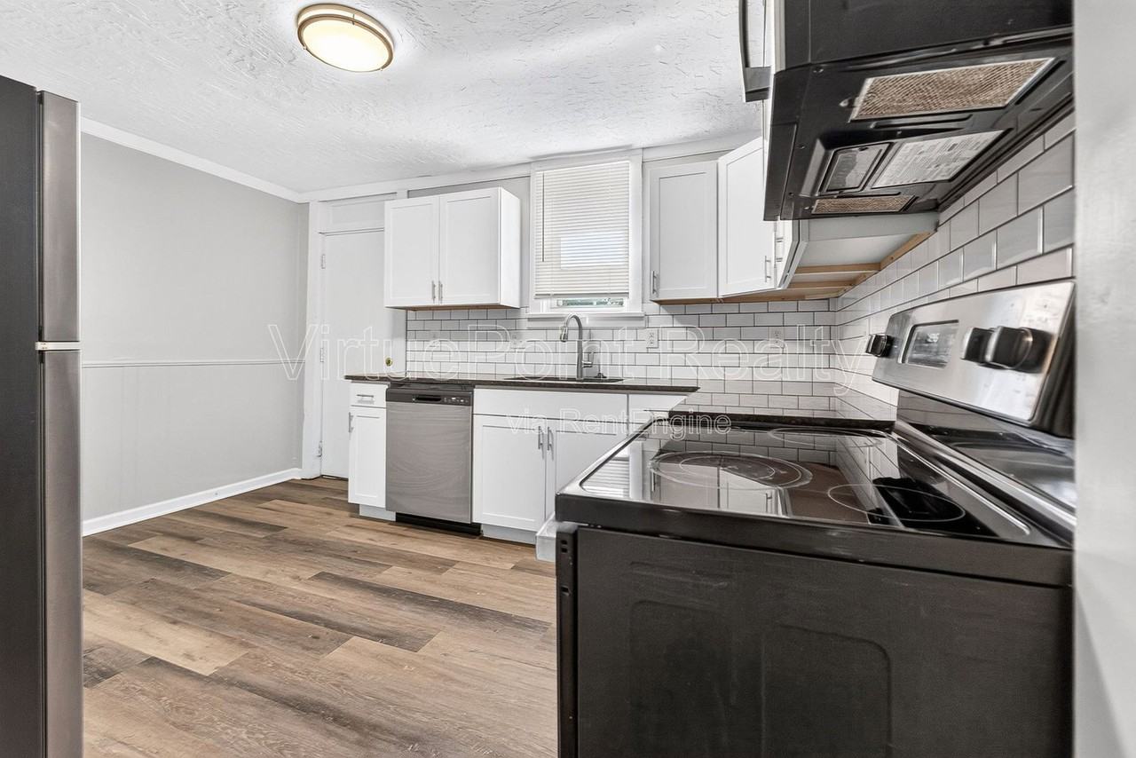 329 S Wayne Ave - Photo 7 of 19