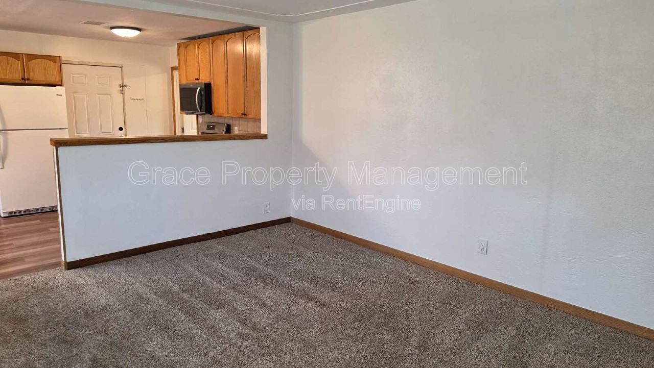 9301 Ellen Ct - Photo 3 of 21