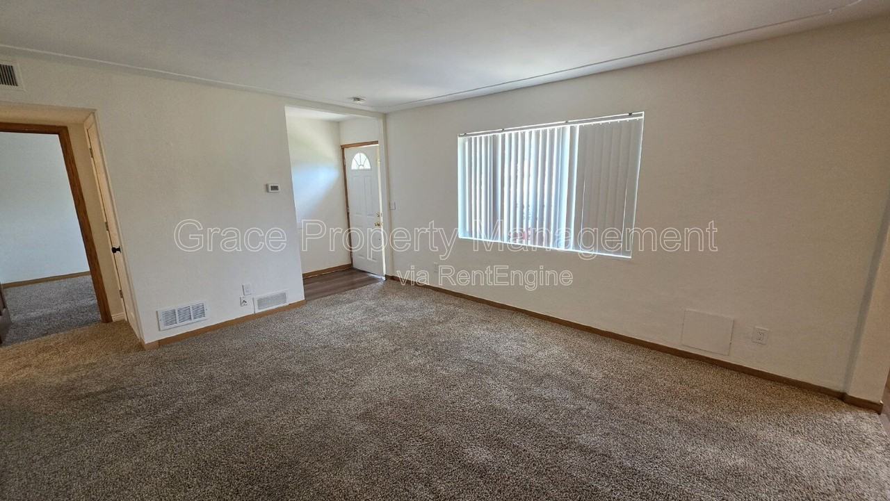 9301 Ellen Ct - Photo 4 of 21