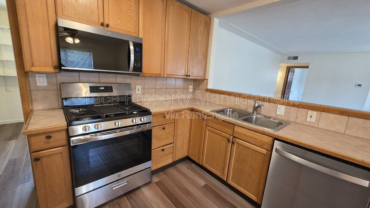 9301 Ellen Ct - Photo 6 of 21