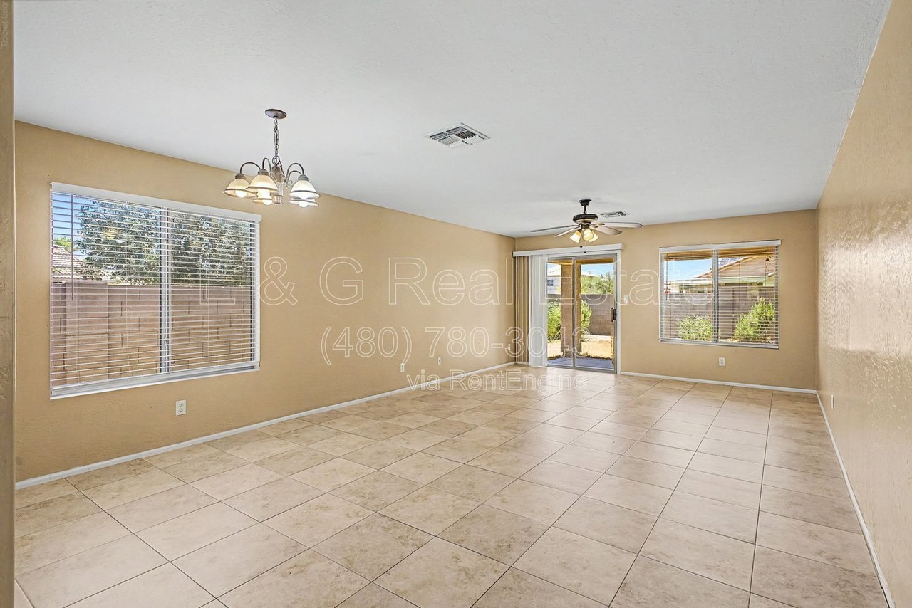13153 W Mauna Loa Ln - Photo 4 of 26