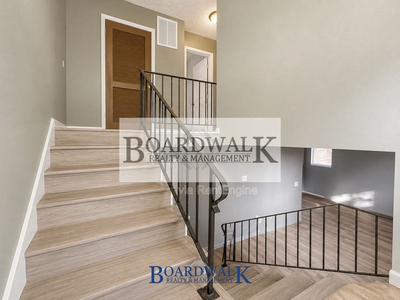 572 W 400 N - Photo 5 of 22
