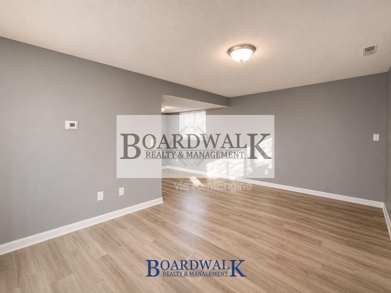 572 W 400 N - Photo 6 of 22