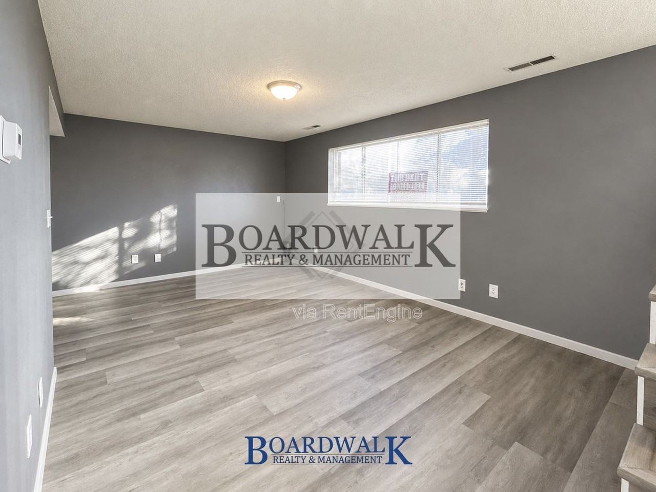 572 W 400 N - Photo 7 of 22