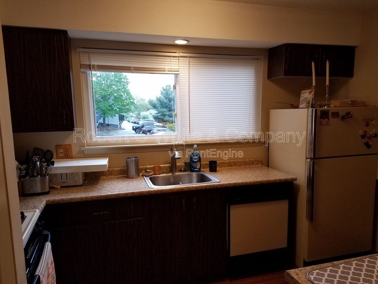 35 Glenview Dr - Photo 4 of 8