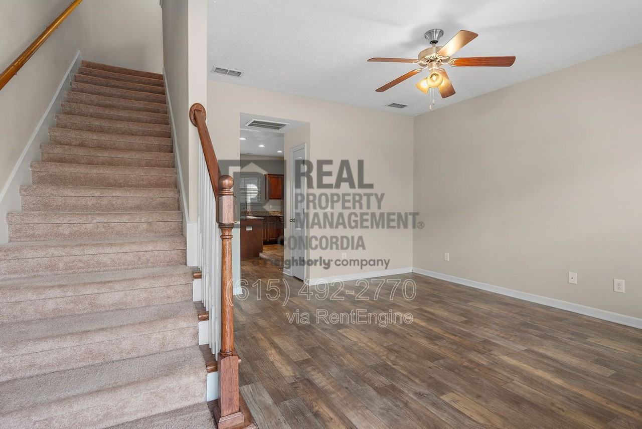 1702 Sprucedale Dr - Photo 5 of 22