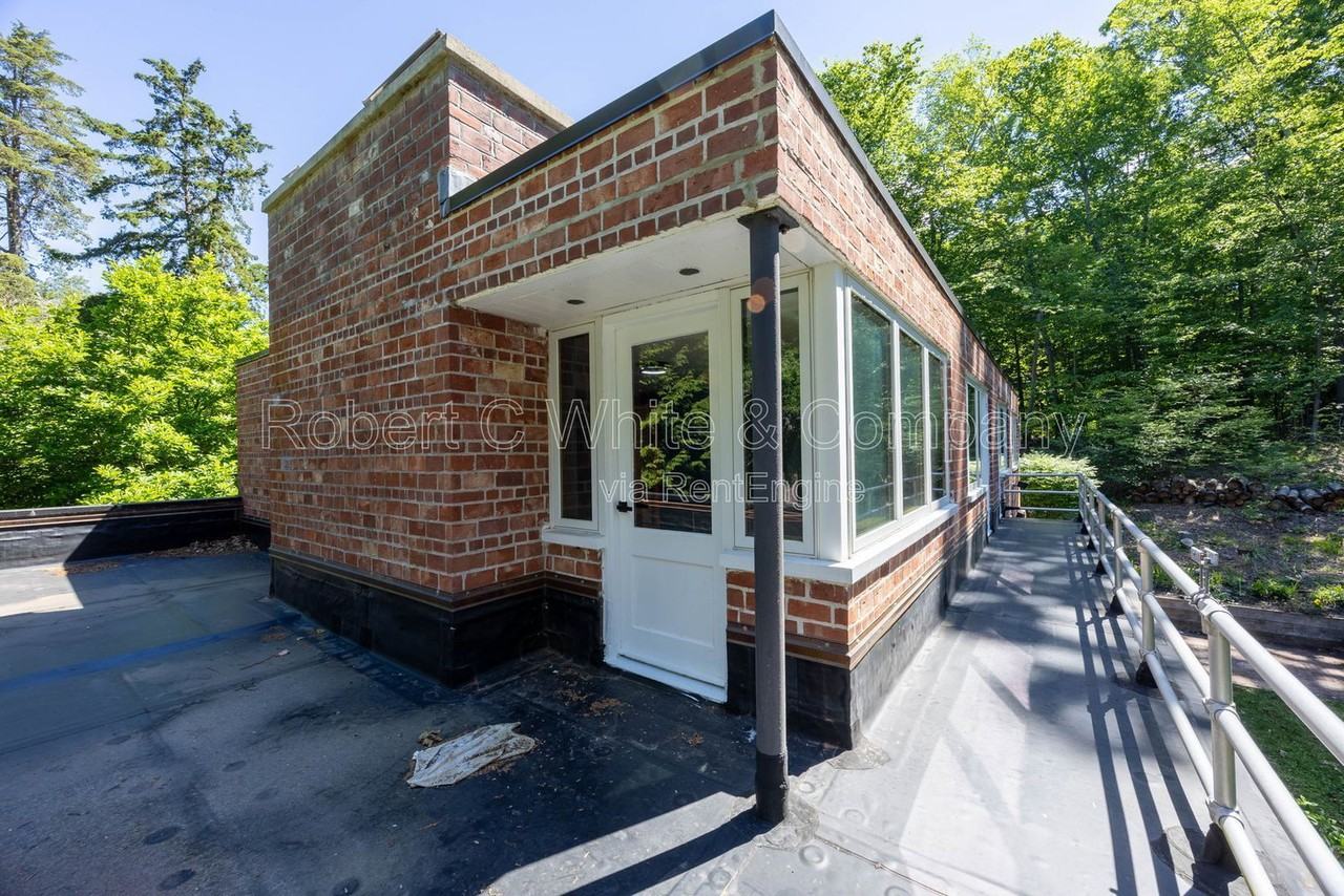 205 Jinny Hill Rd - Photo 4 of 35