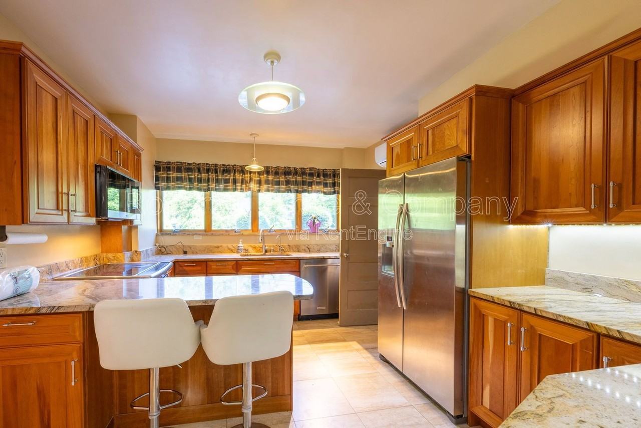 205 Jinny Hill Rd - Photo 6 of 35