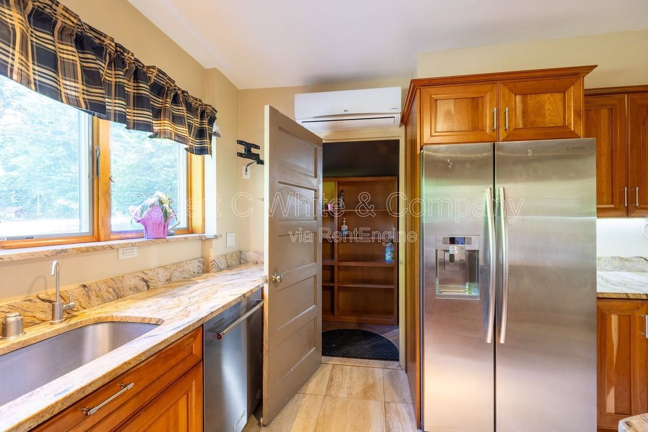 205 Jinny Hill Rd - Photo 7 of 35