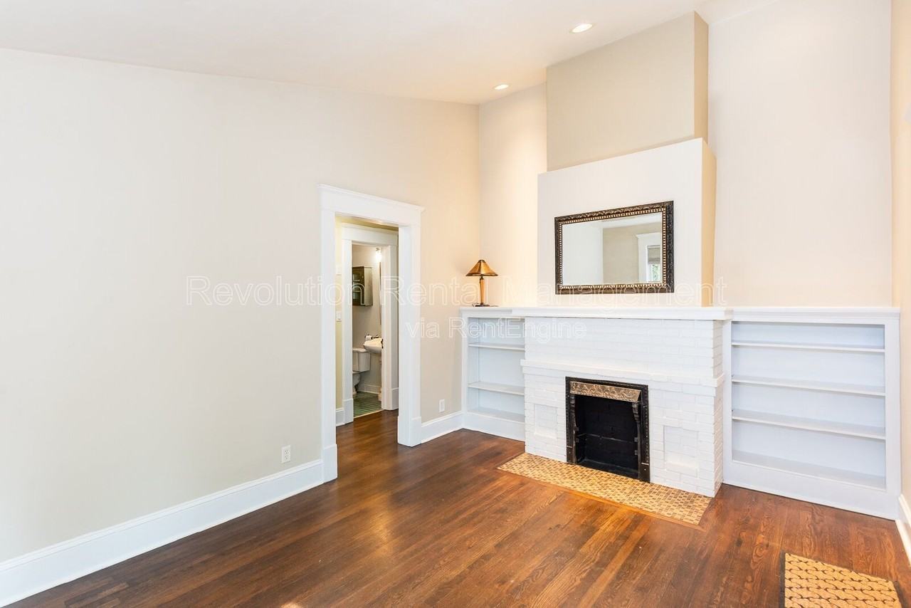 535 Atlanta Ave Se - Photo 4 of 31