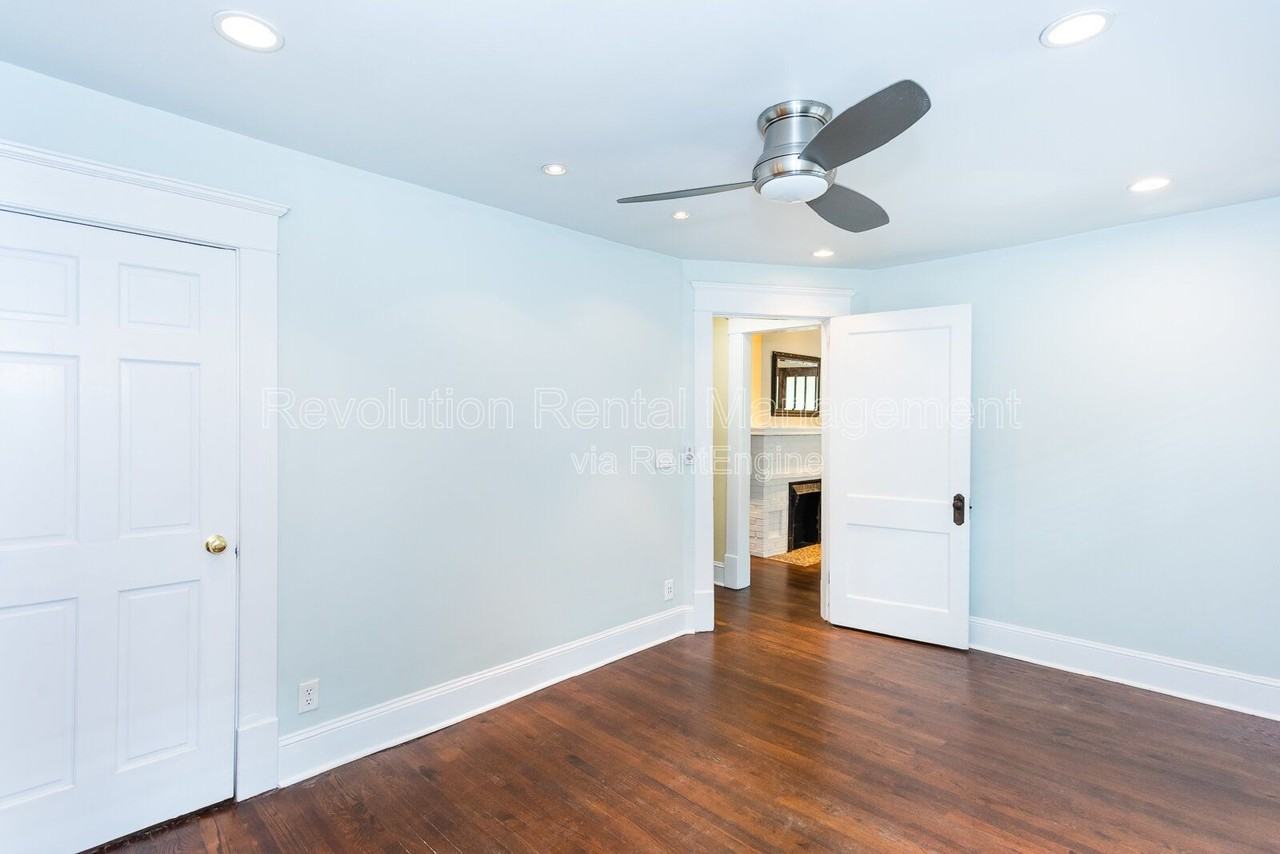 535 Atlanta Ave Se - Photo 7 of 31