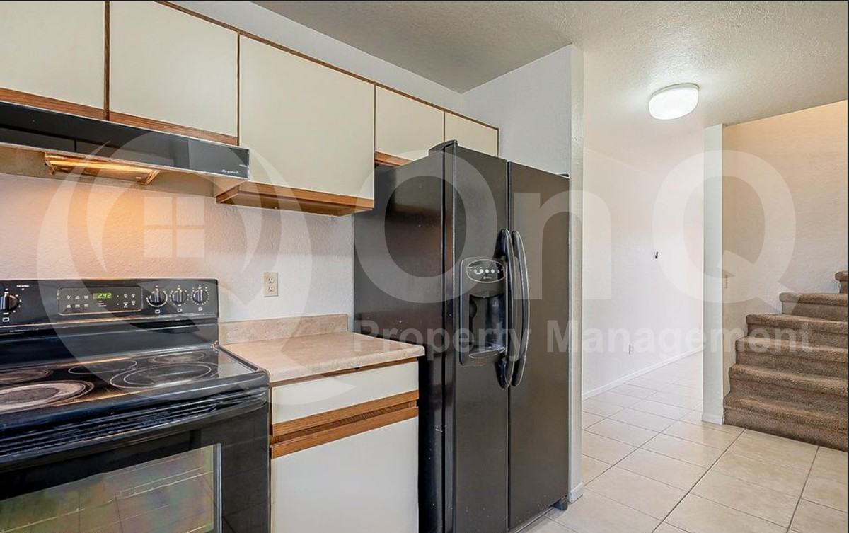 216 E Pastime Rd - Photo 2 of 15