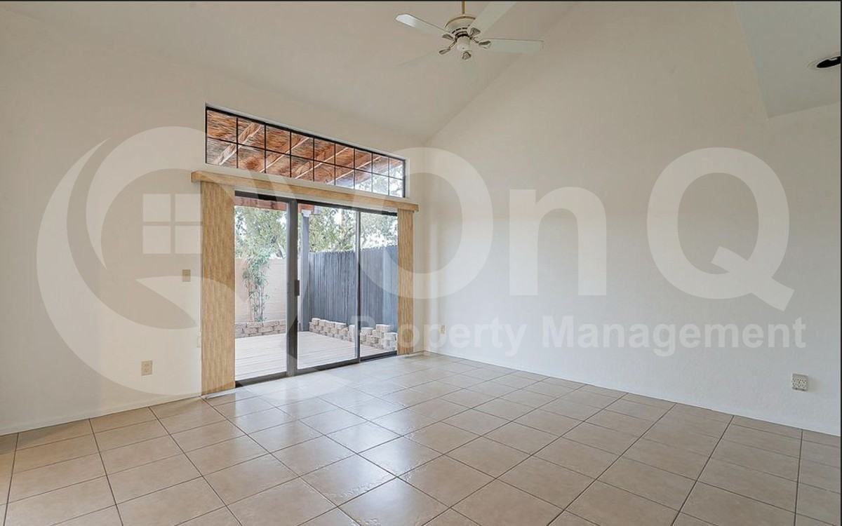 216 E Pastime Rd - Photo 5 of 15