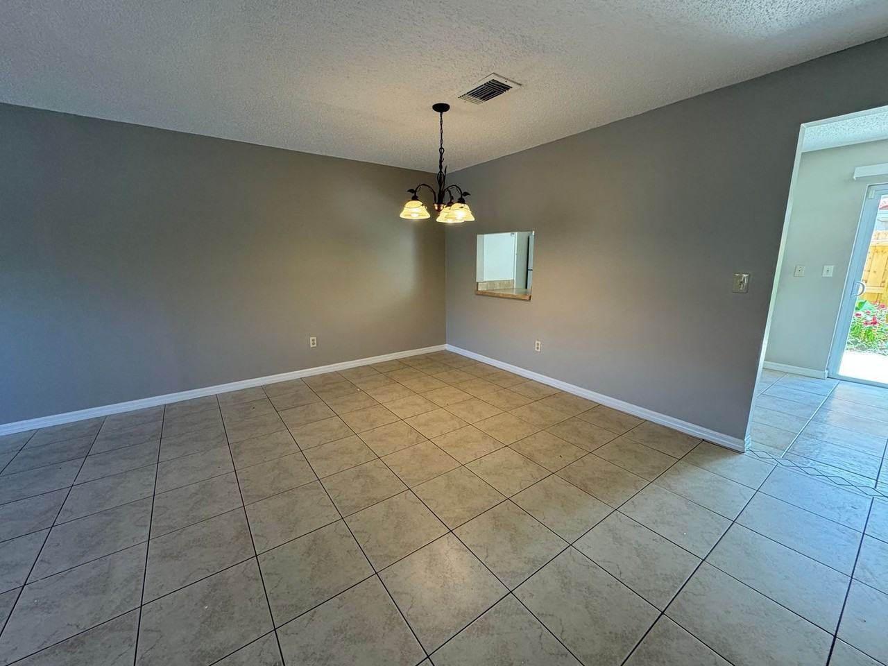 1643 Sandy Point Sq #72 - Photo 6 of 25