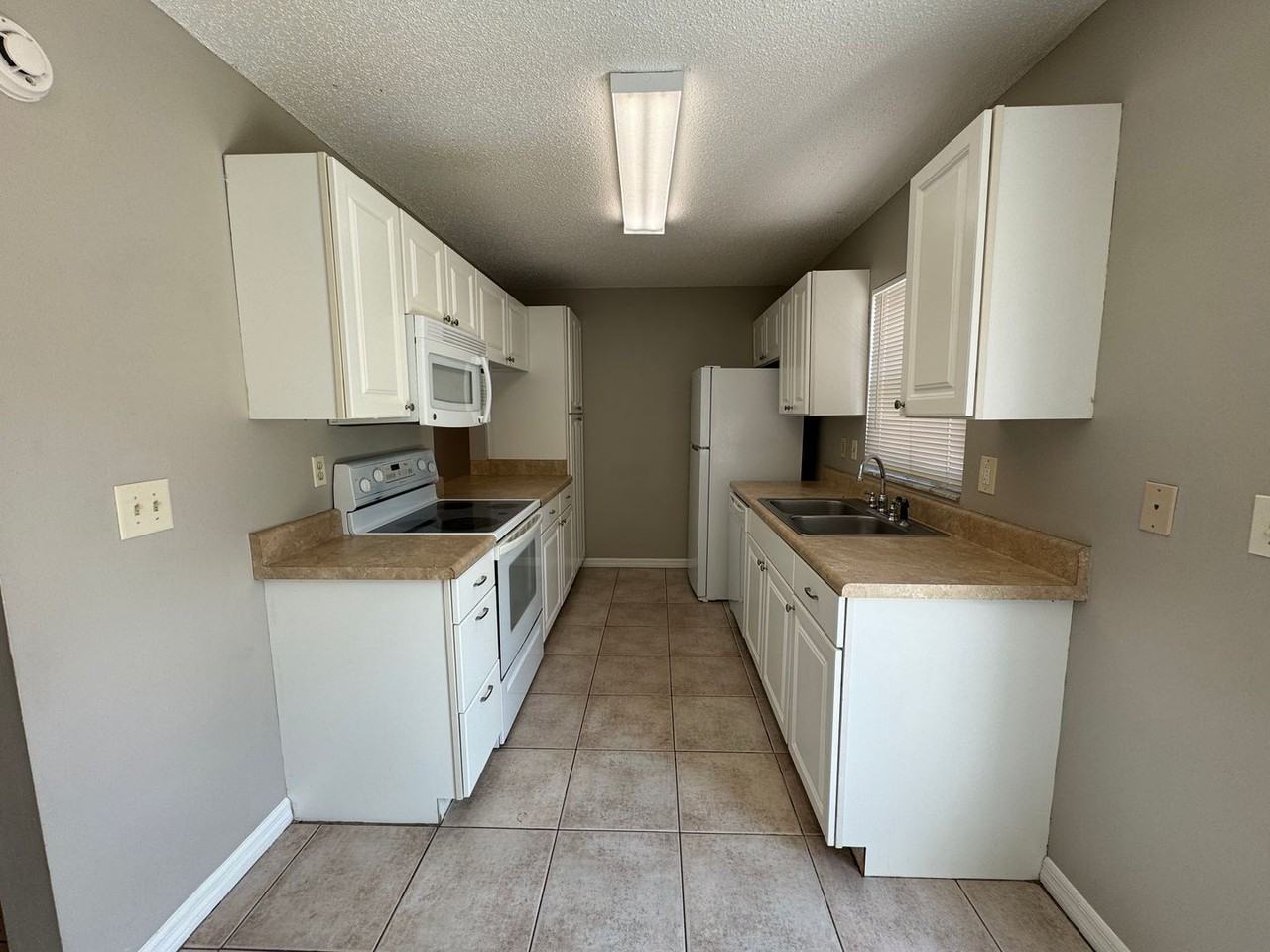 1643 Sandy Point Sq #72 - Photo 7 of 25