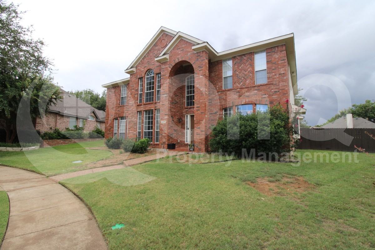 4205 Holly Dr - Photo 3 of 24