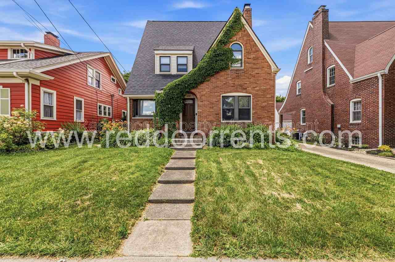 412 N Merrill St - Photo 3 of 37
