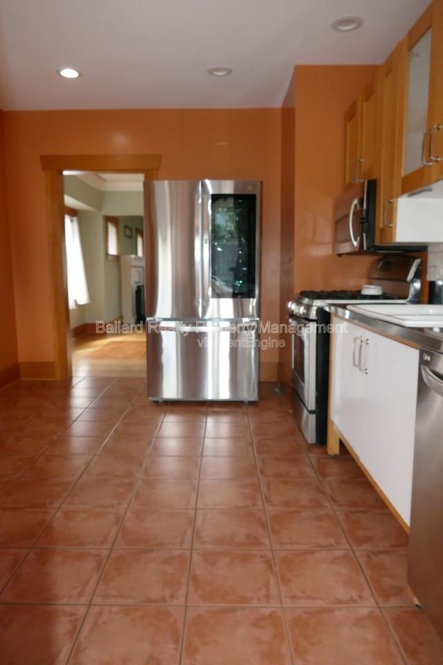 3215 Nw 61st St - Photo 7 of 21