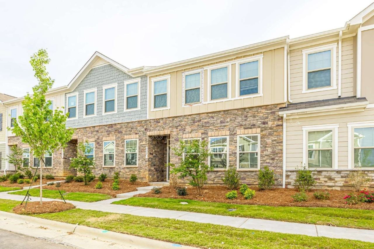 317 Planters Trace Ln - Photo 2 of 30