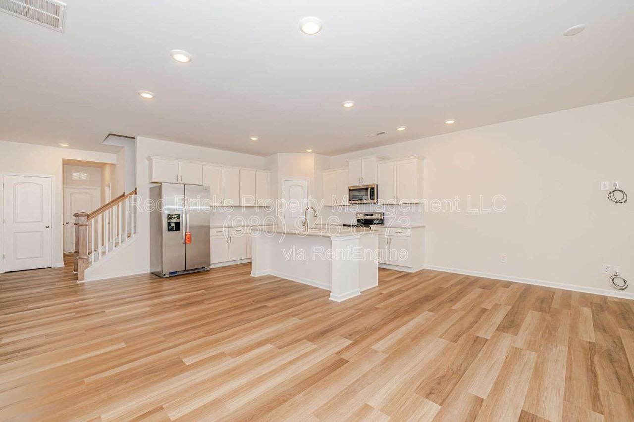 317 Planters Trace Ln - Photo 5 of 30