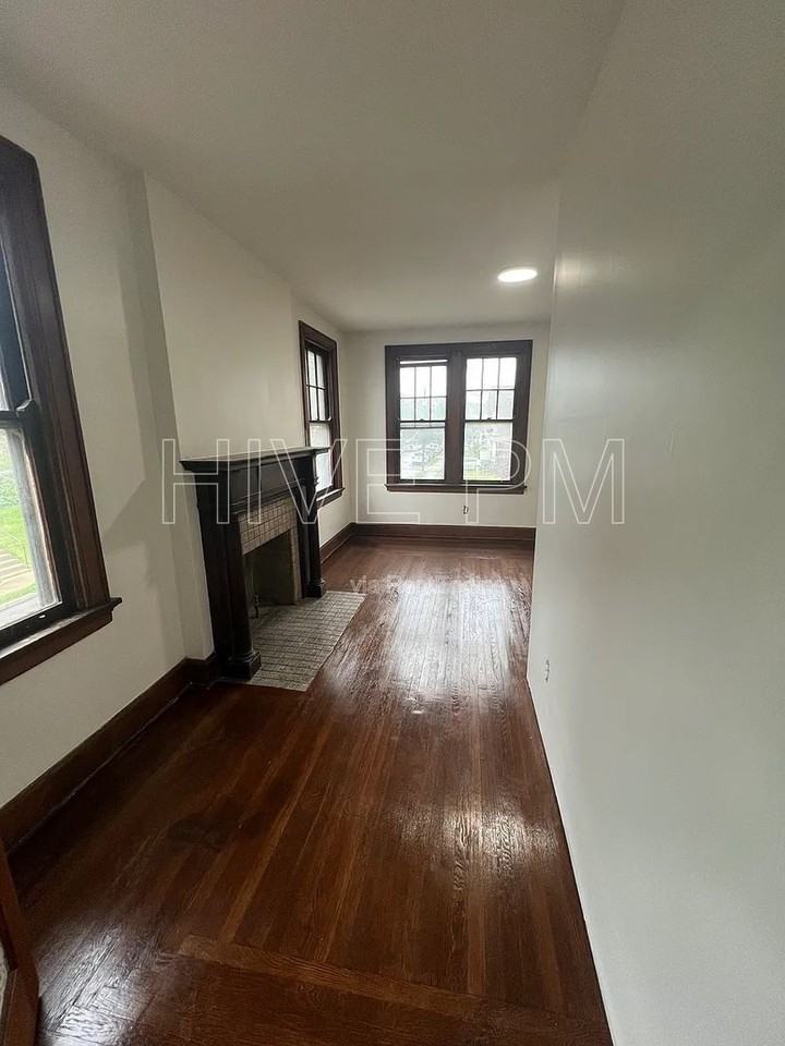 3745 Saint Lawrence Ave #1 - Photo 7 of 22