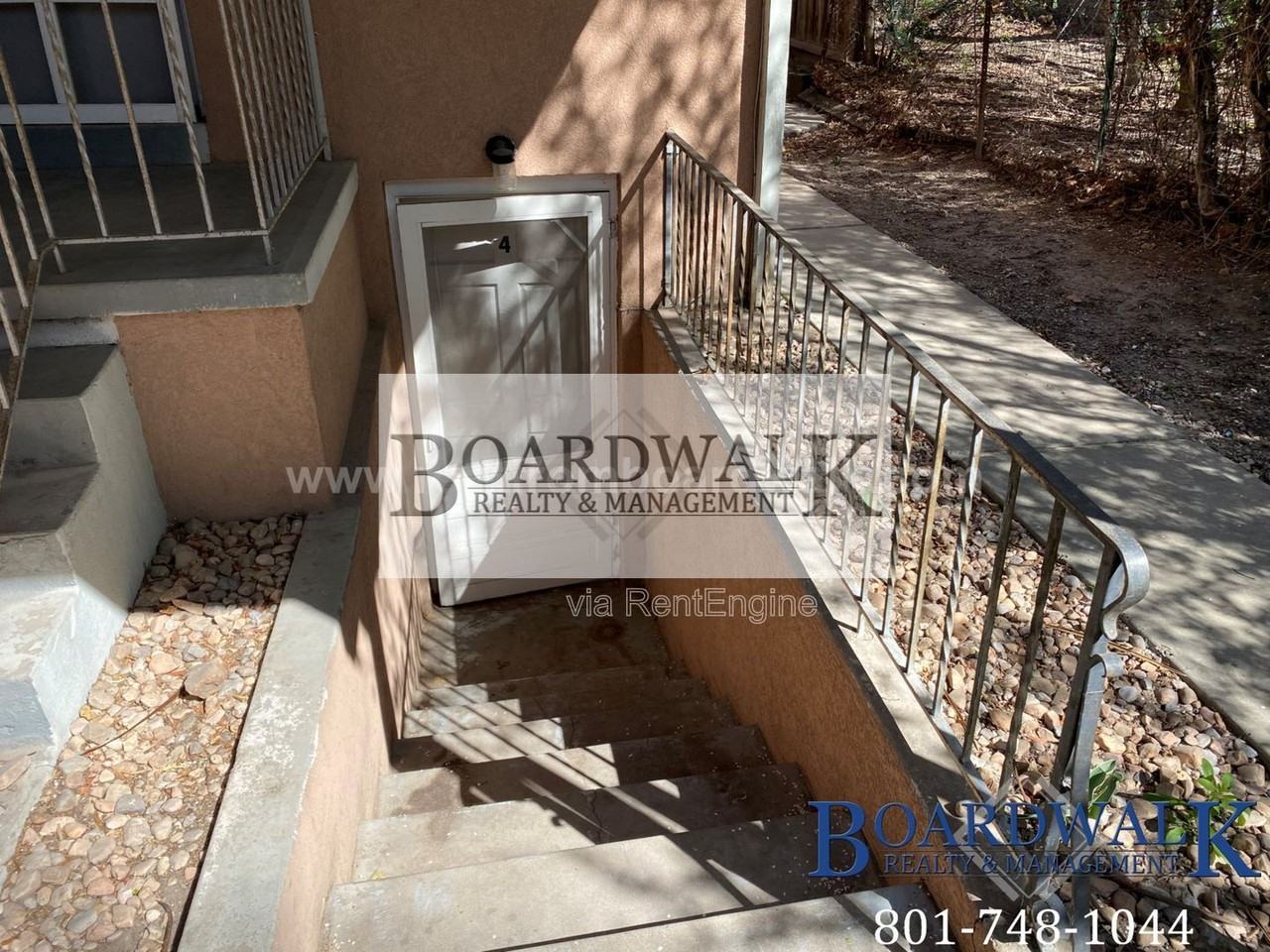 2527 E Valley View Ave #4 - Photo 3 of 20