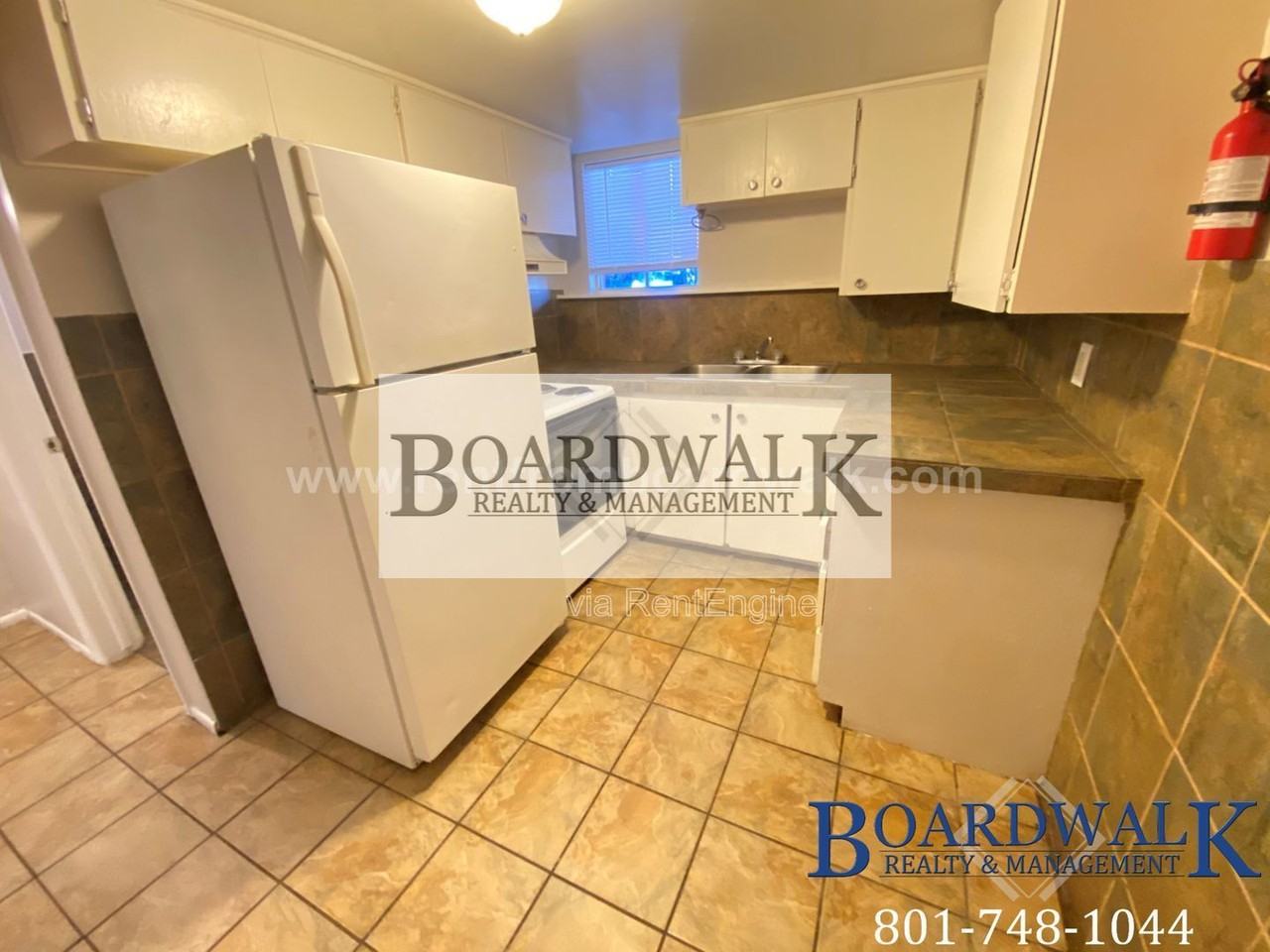 2527 E Valley View Ave #4 - Photo 6 of 20