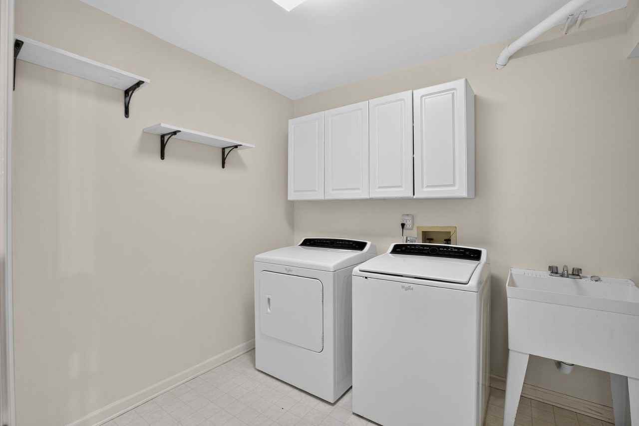 16801 Old Field Ln - Photo 3 of 17