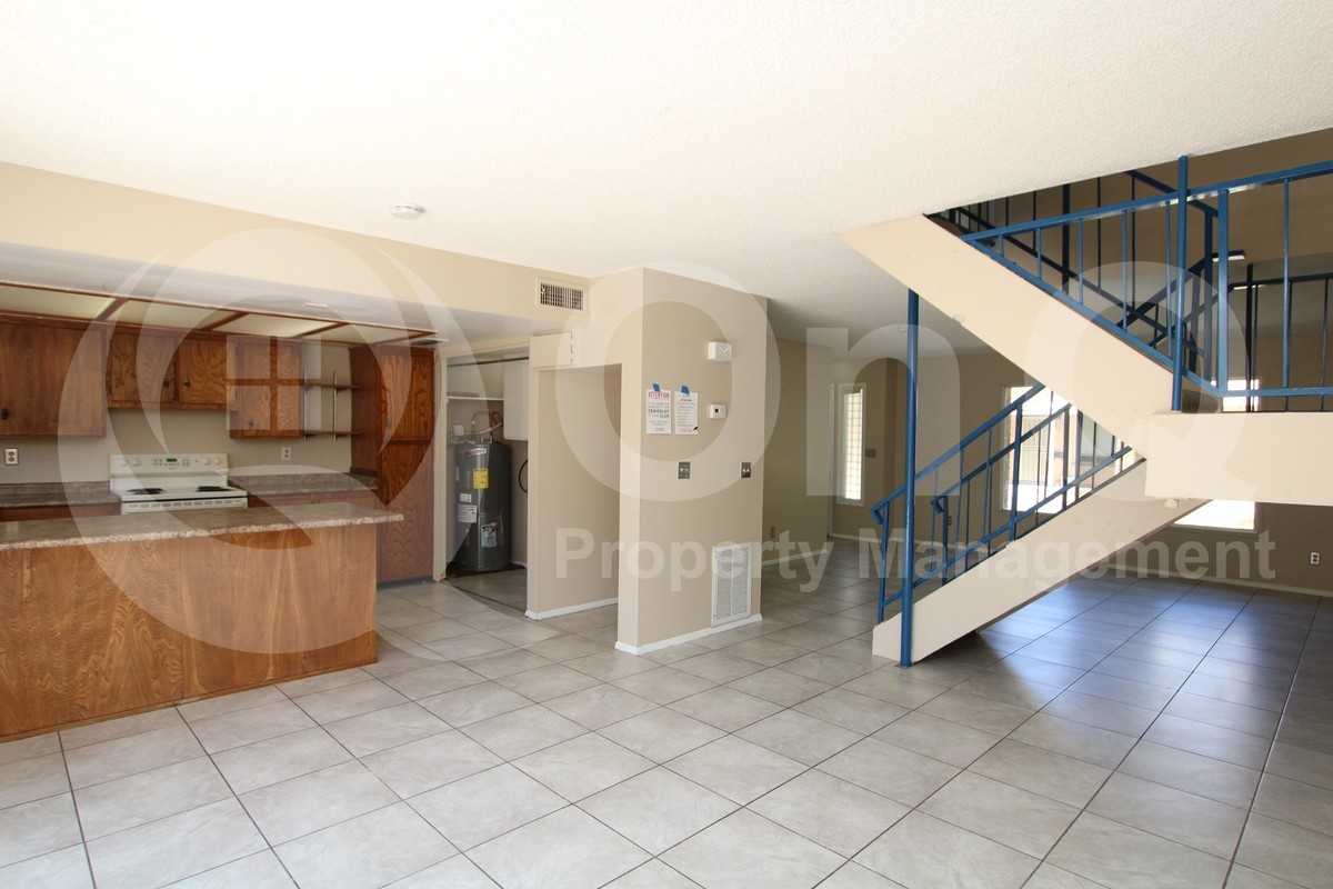 3843 S Mill Ave - Photo 3 of 18