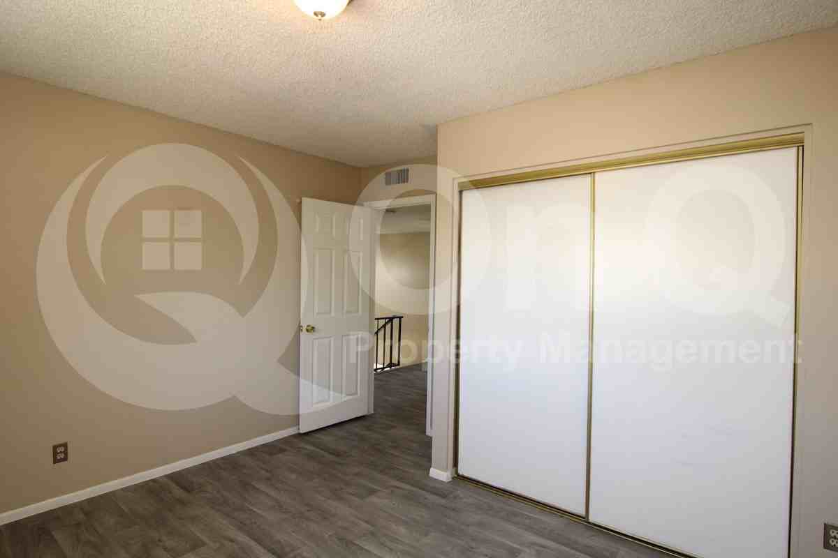 3843 S Mill Ave - Photo 7 of 18