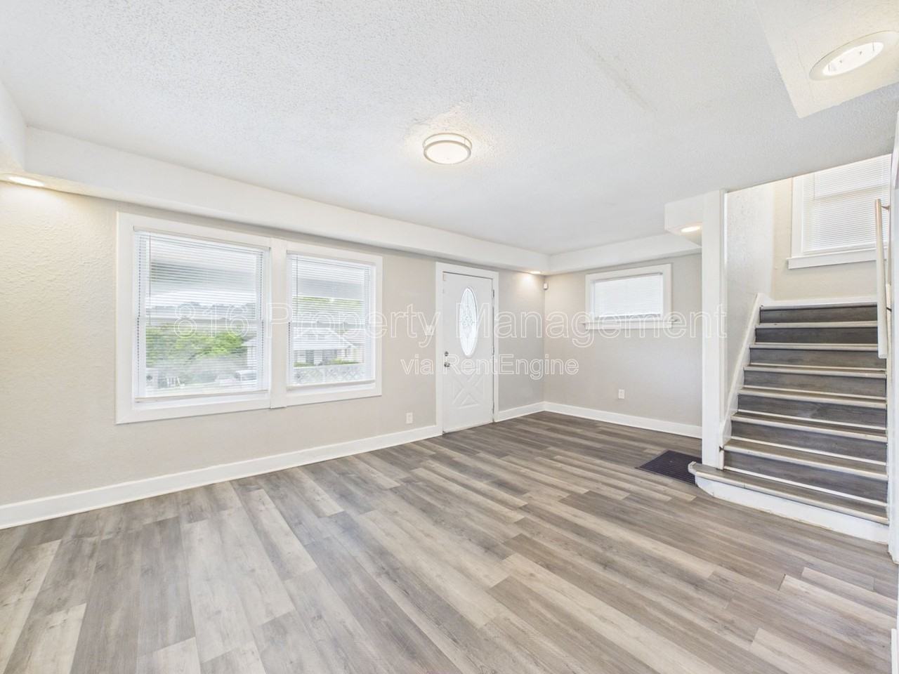 4417 Wayne Ave - Photo 3 of 29