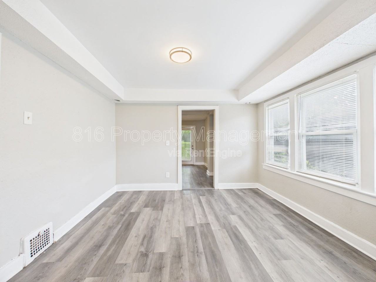 4417 Wayne Ave - Photo 5 of 29