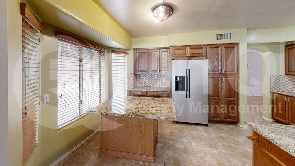 837 W Shellfish Dr - Photo 4 of 21