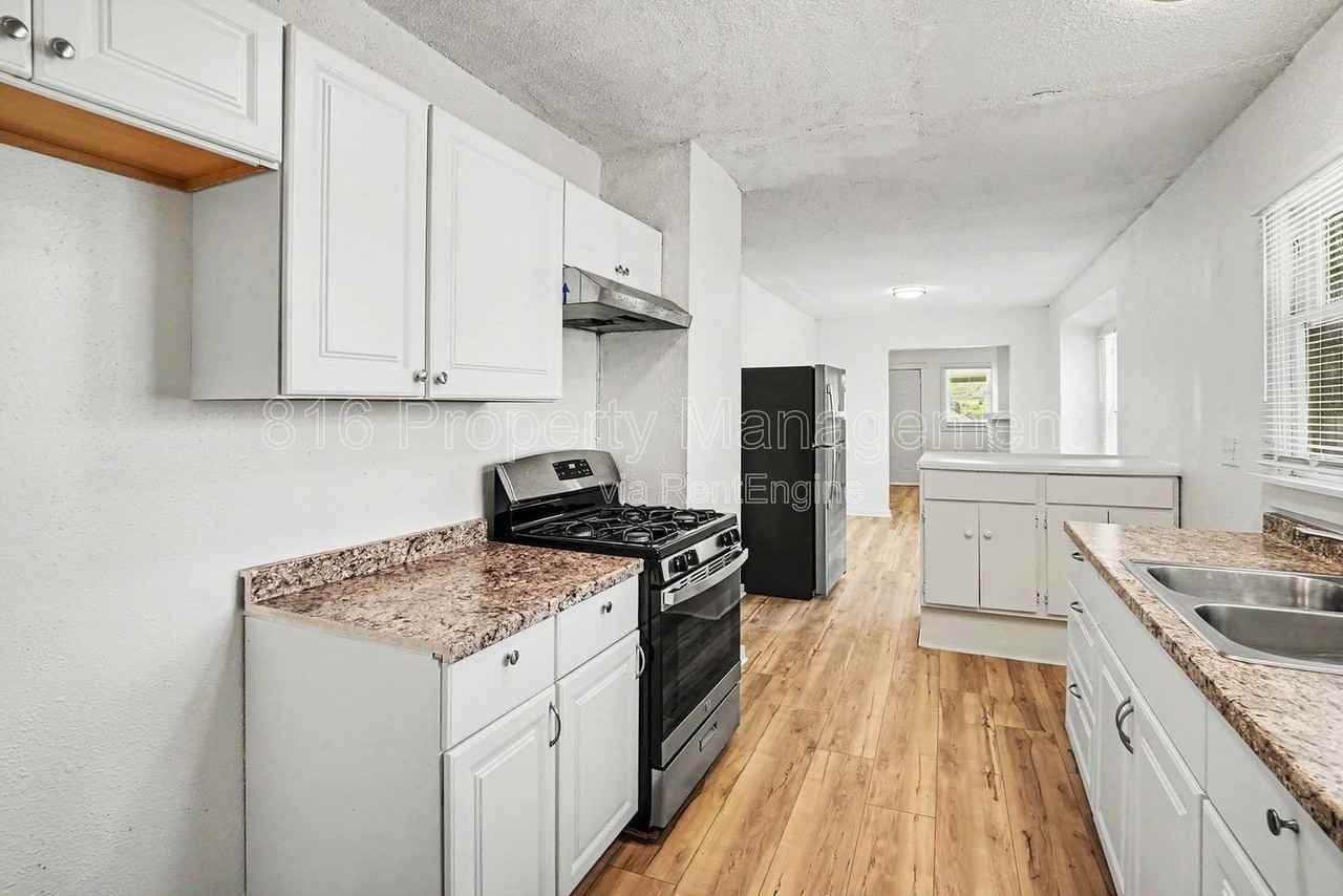 5013 S Benton Ave - Photo 5 of 12