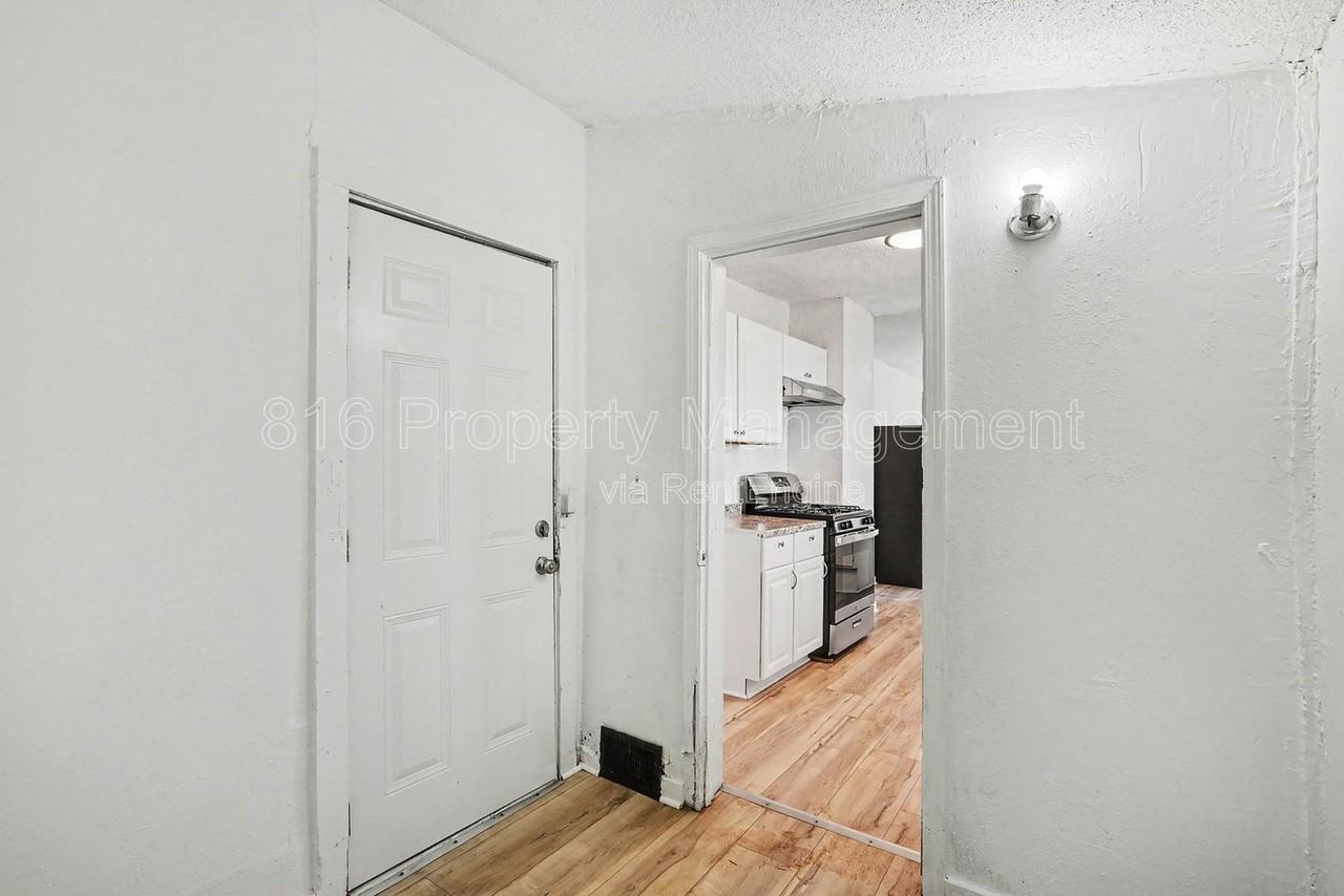 5013 S Benton Ave - Photo 7 of 12