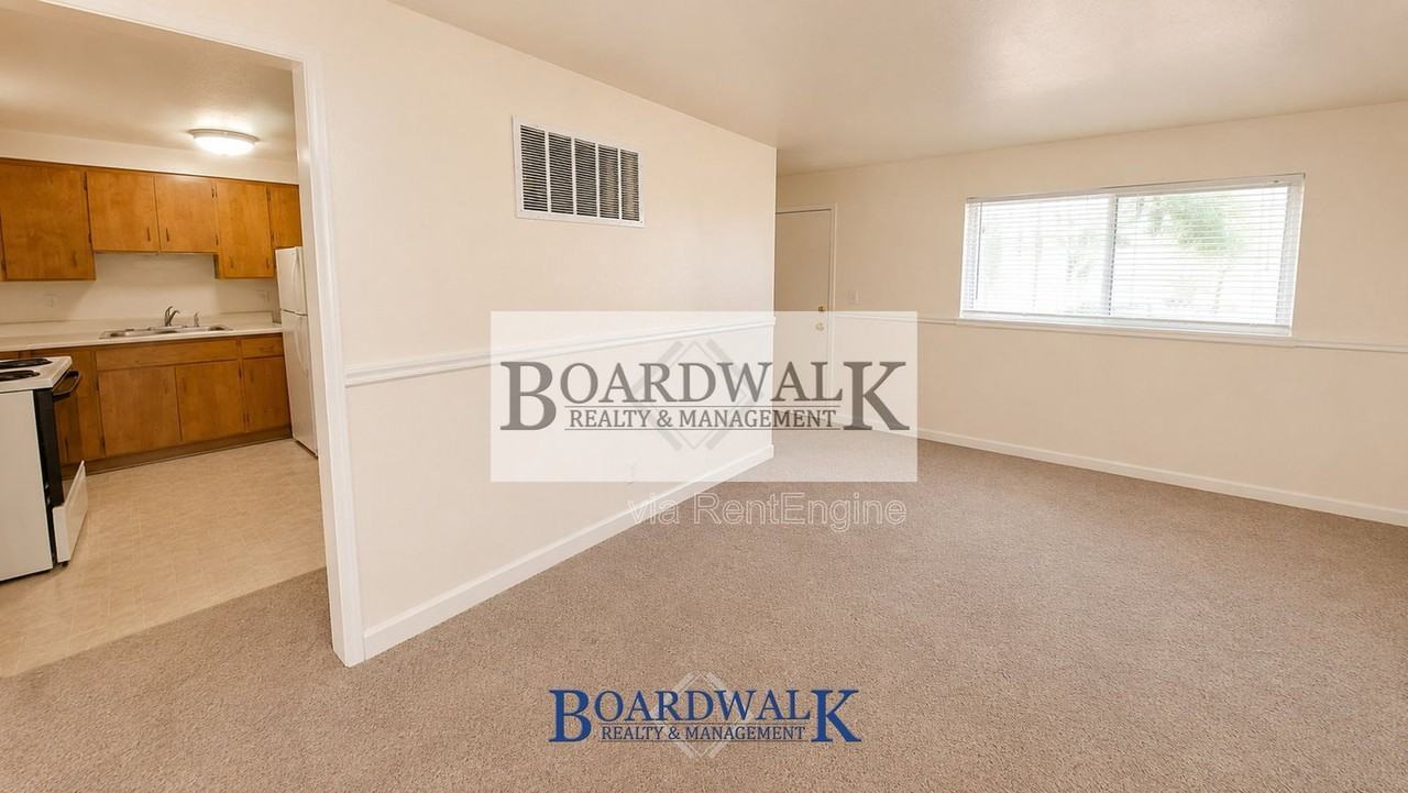 4653 W Harman Dr #3 - Photo 5 of 12