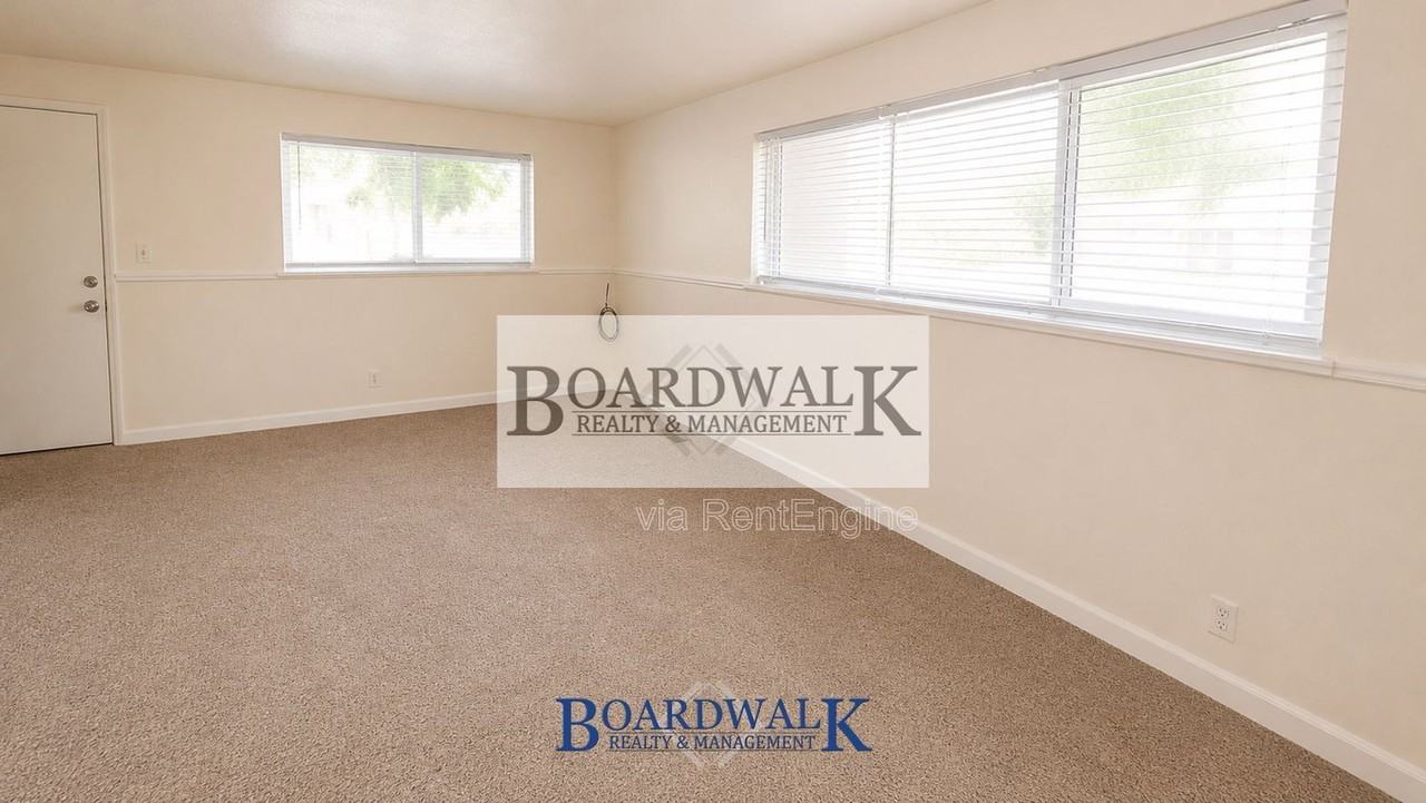 4653 W Harman Dr #3 - Photo 6 of 12