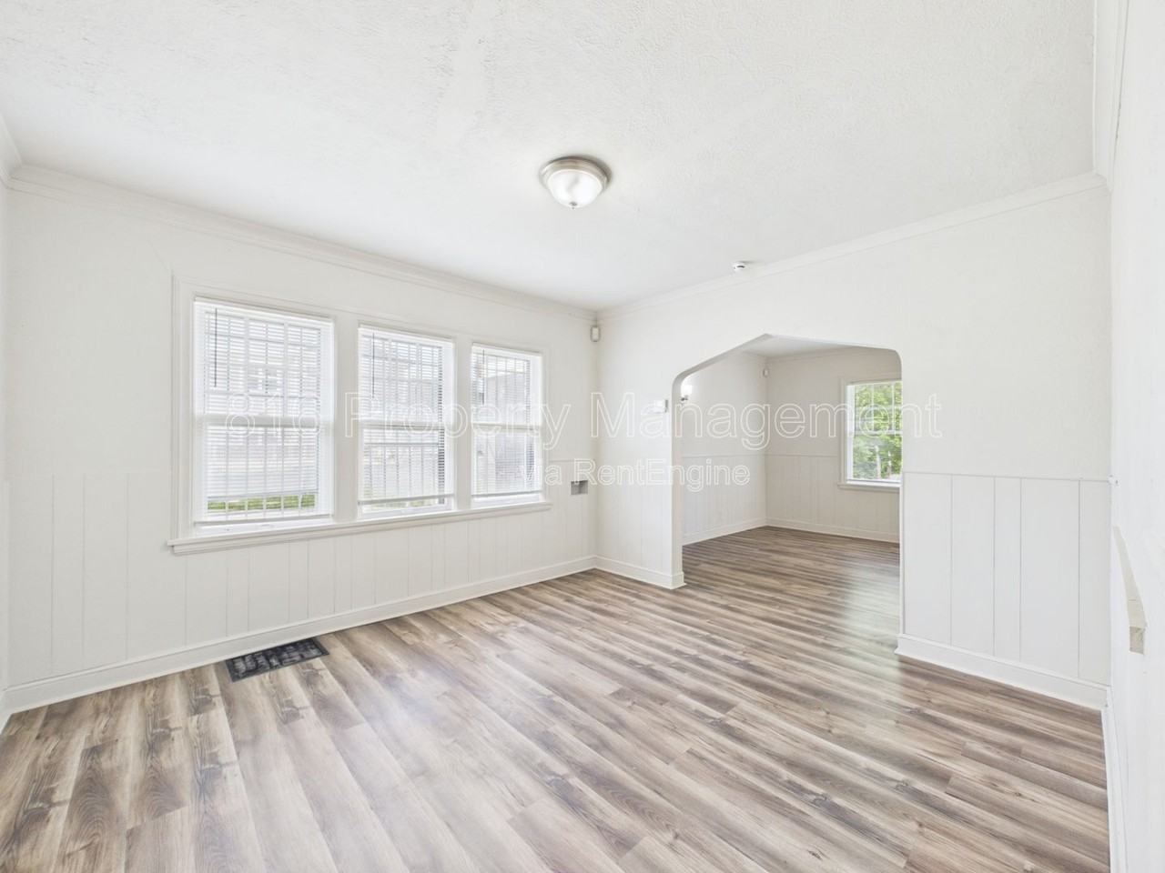 5100 Brooklyn Ave - Photo 7 of 34
