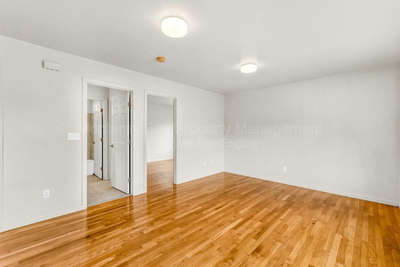 1178 8th St #5 - Photo 3 of 23